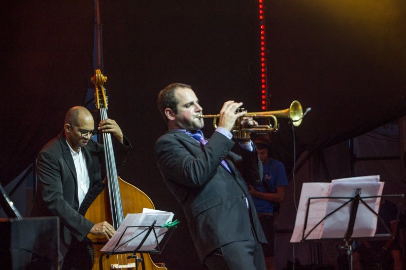 Яника Мерило в сексуальном платье и танцы под дождем: как прошел первый день "Джаза на Днепре" 26