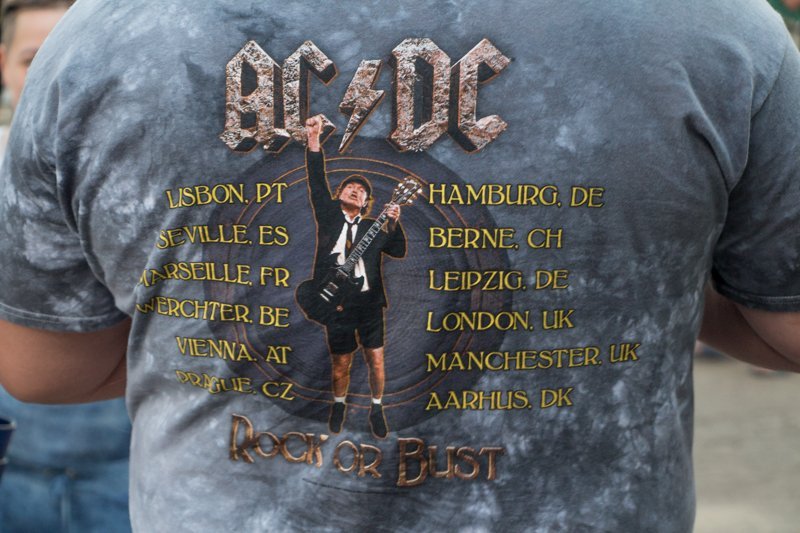 Мэр удивил зрителей "Джаза на Днепре" выбором наряда 2