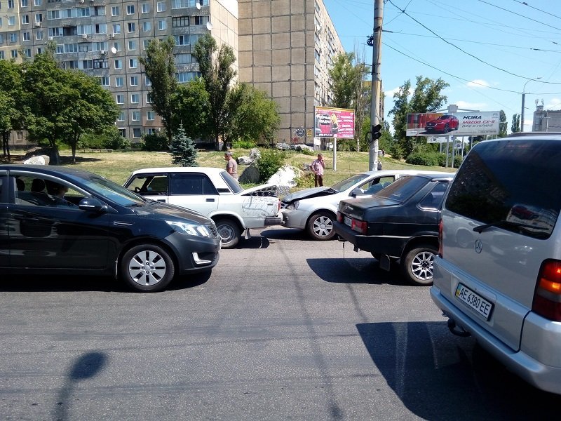 ДТП на перекрестке Калиновой и Янтарной: причиной аварии стал пьяный пешеход 3