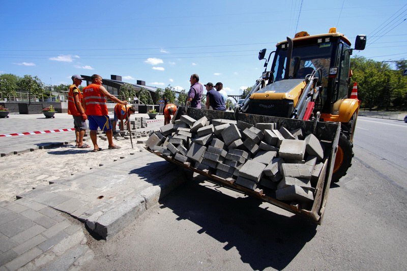 Возле ресторана «Coast» на набережной разбирают плитку: узнай, зачем 1