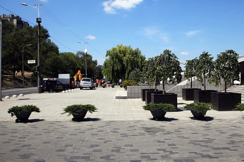 Возле ресторана «Coast» на набережной разбирают плитку: узнай, зачем 3