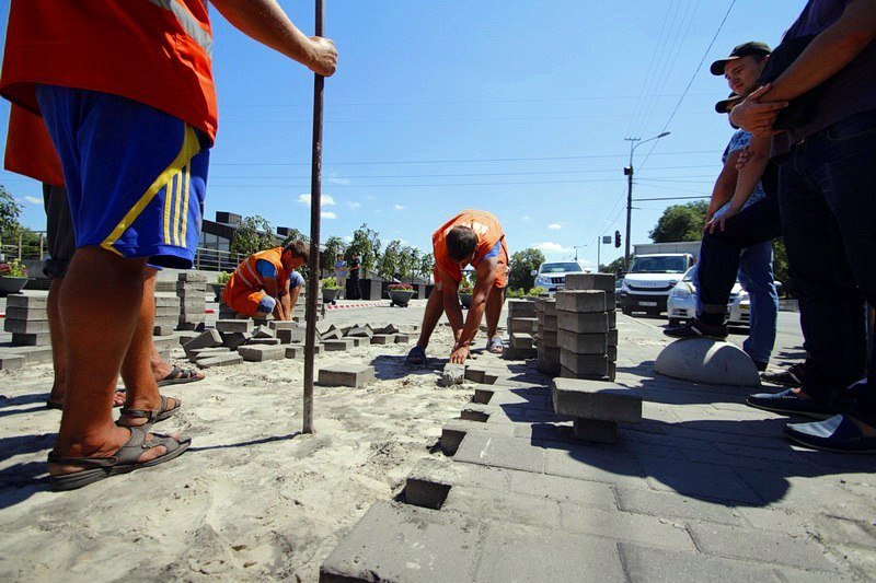 Возле ресторана «Coast» на набережной разбирают плитку: узнай, зачем 4