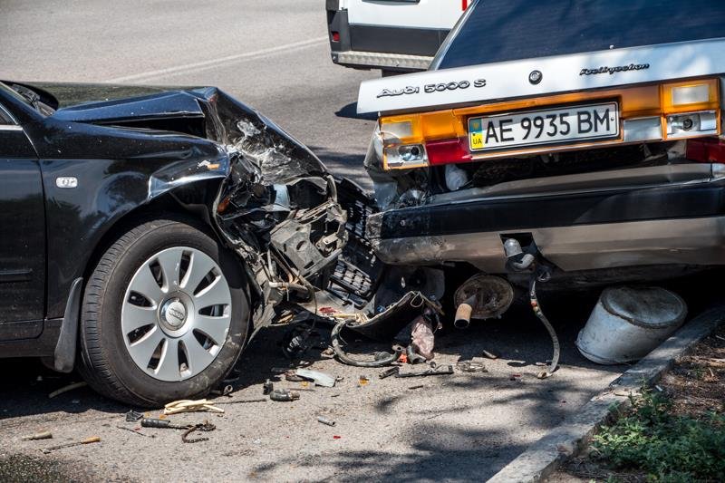 ДТП возле памятника Славы: водитель Audi попал под свой же автомобиль 13