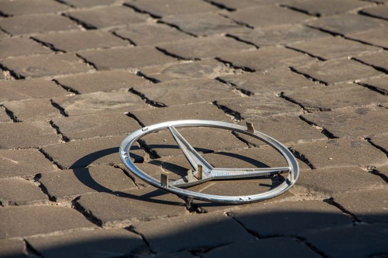 Тройное ДТП на Яворницкого: маршрутка ударила иномарку 4