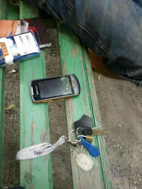 В Днепре мужчина в маске, угрожая ножом, ограбил женщину 1