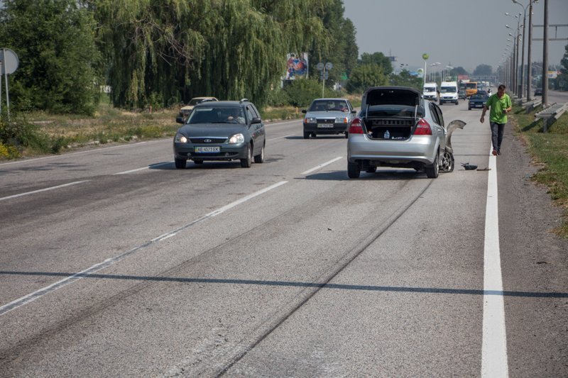 ДТП на Слобожанском проспекте: дорогу не поделили Toyota и Chevrolet 5