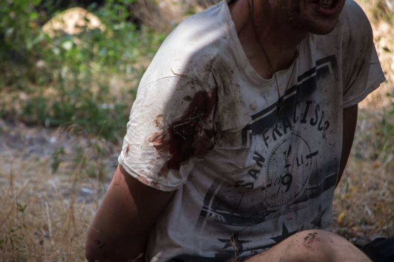 В Днепре грабитель пытался съесть наркотики во время ареста: видео момента задержания 9