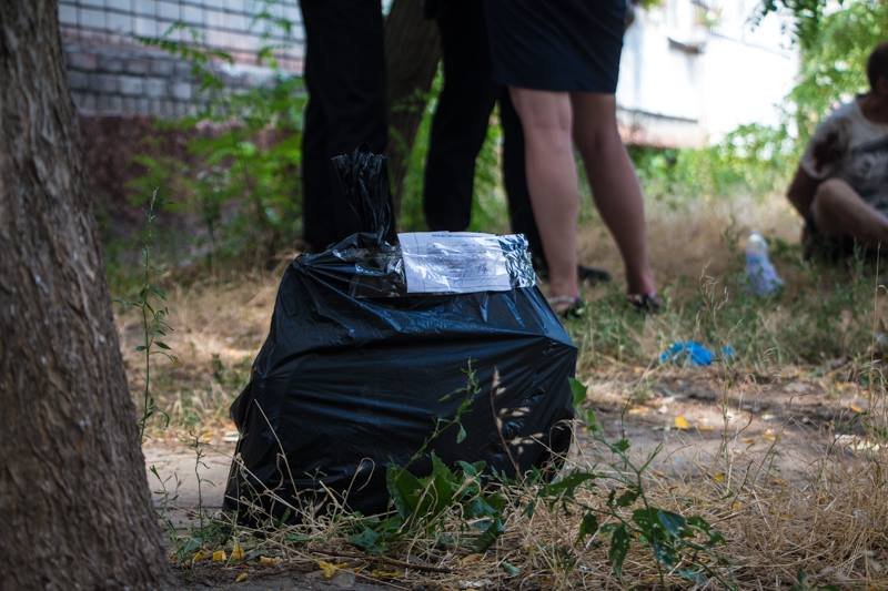 В Днепре грабитель пытался съесть наркотики во время ареста: видео момента задержания 10