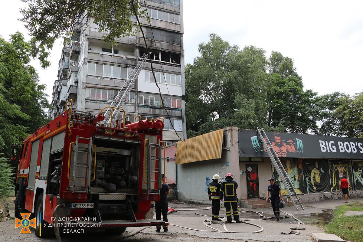 В воскресенье, 10 июля, на жилом массиве Тополь-1 случился пожар В воскресенье, 10 июля, на жилом массиве Тополь-1 случился пожар