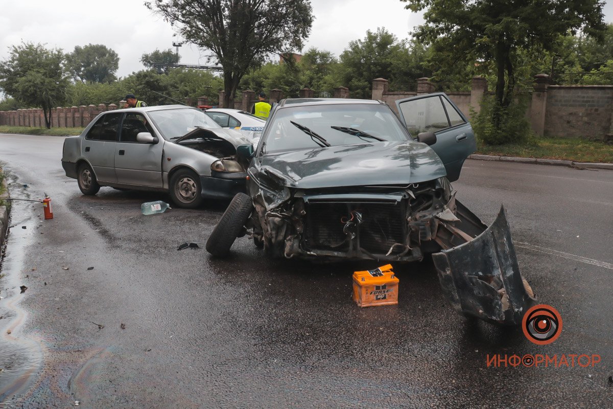 Дочь водителя Daewoo рассказала, что её отец не справился с управлением на мокрой дороге и выехал на встречную полосу Дочь водителя Daewoo рассказала, что её отец не справился с управлением на мокрой дороге и выехал на встречную полосу