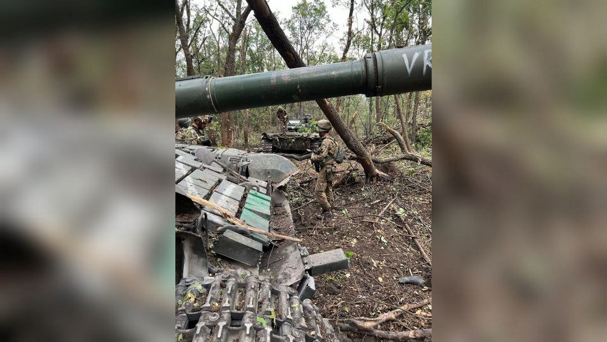 Так, бойцы 25-ой отдельной воздушно-десантной Сичеславской бригады уничтожили два вражеских танка и поджарили "асвабадителей"