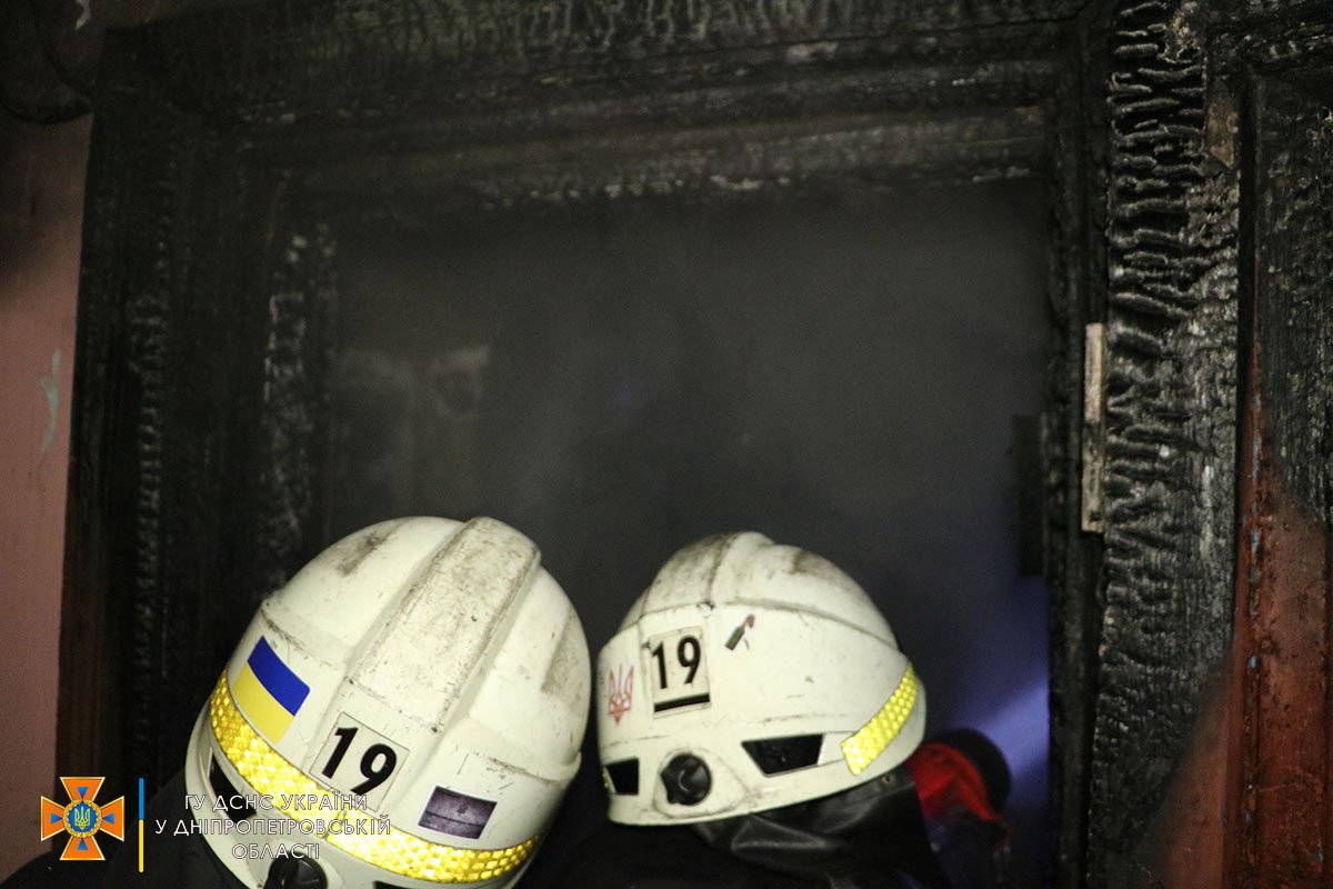 На место прибыли спасатели На место прибыли спасатели