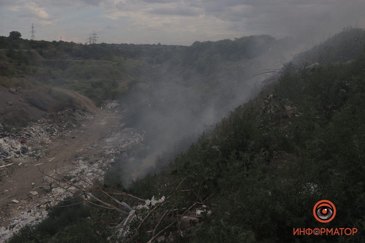 На место прибыли спасатели На место прибыли спасатели