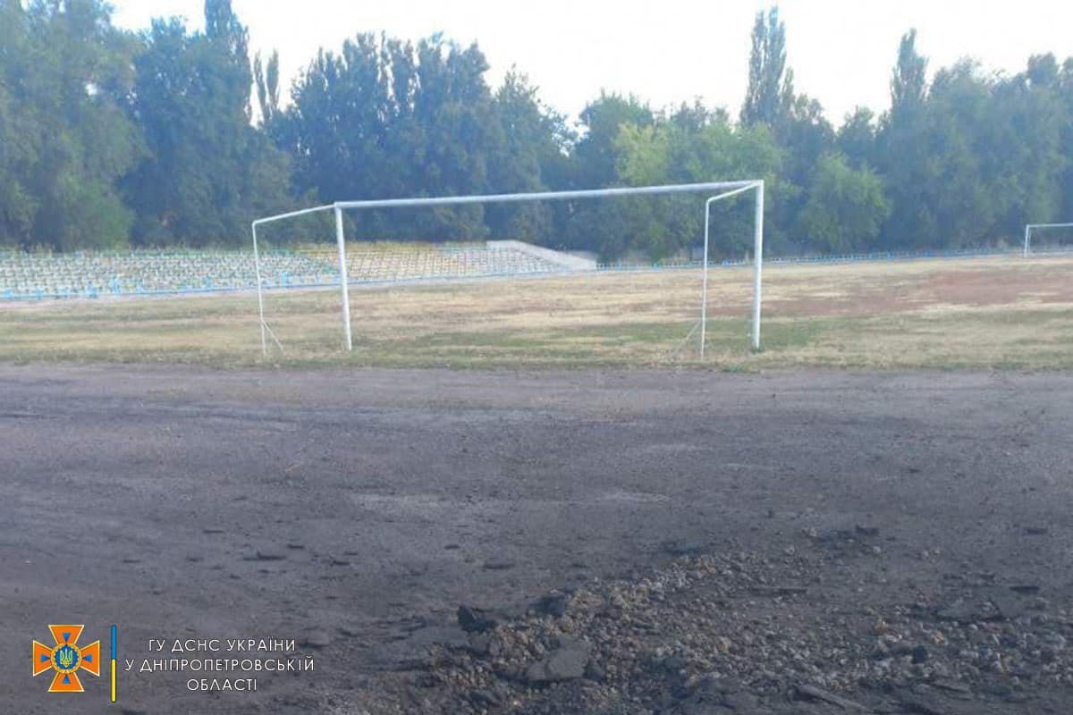 Вражеские снаряды попали по парковой зоне и стадиону спортивной школы в Зеленодольске