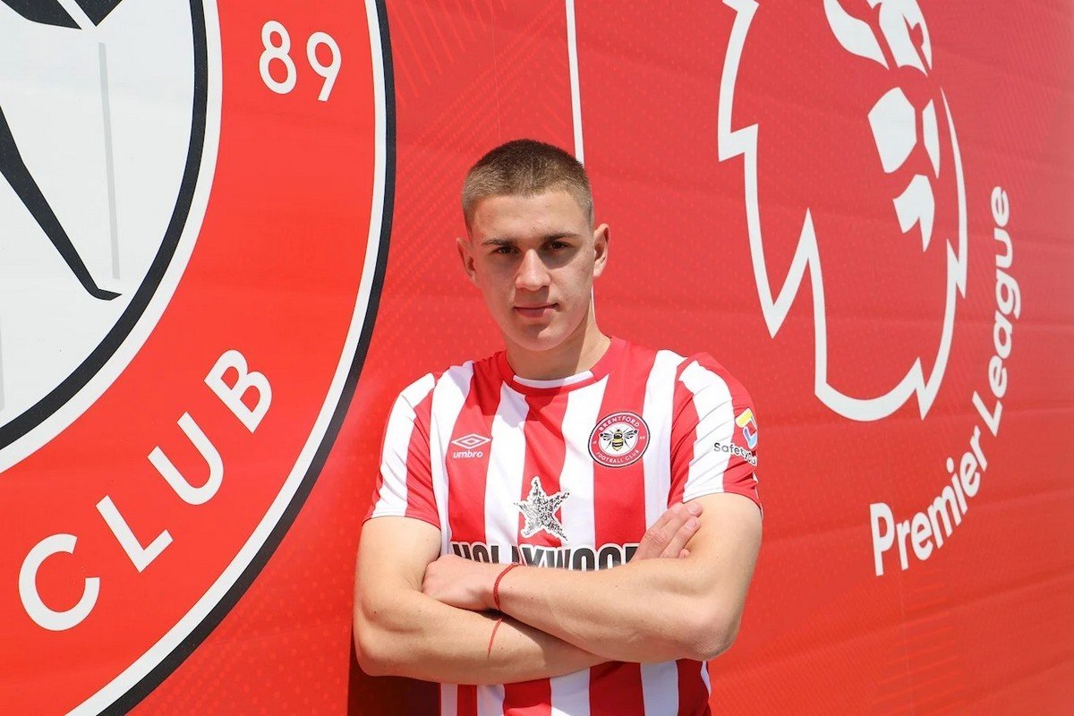 "Брентфорд" презентовал Егора Ярмолюка "Брентфорд" презентовал Егора Ярмолюка