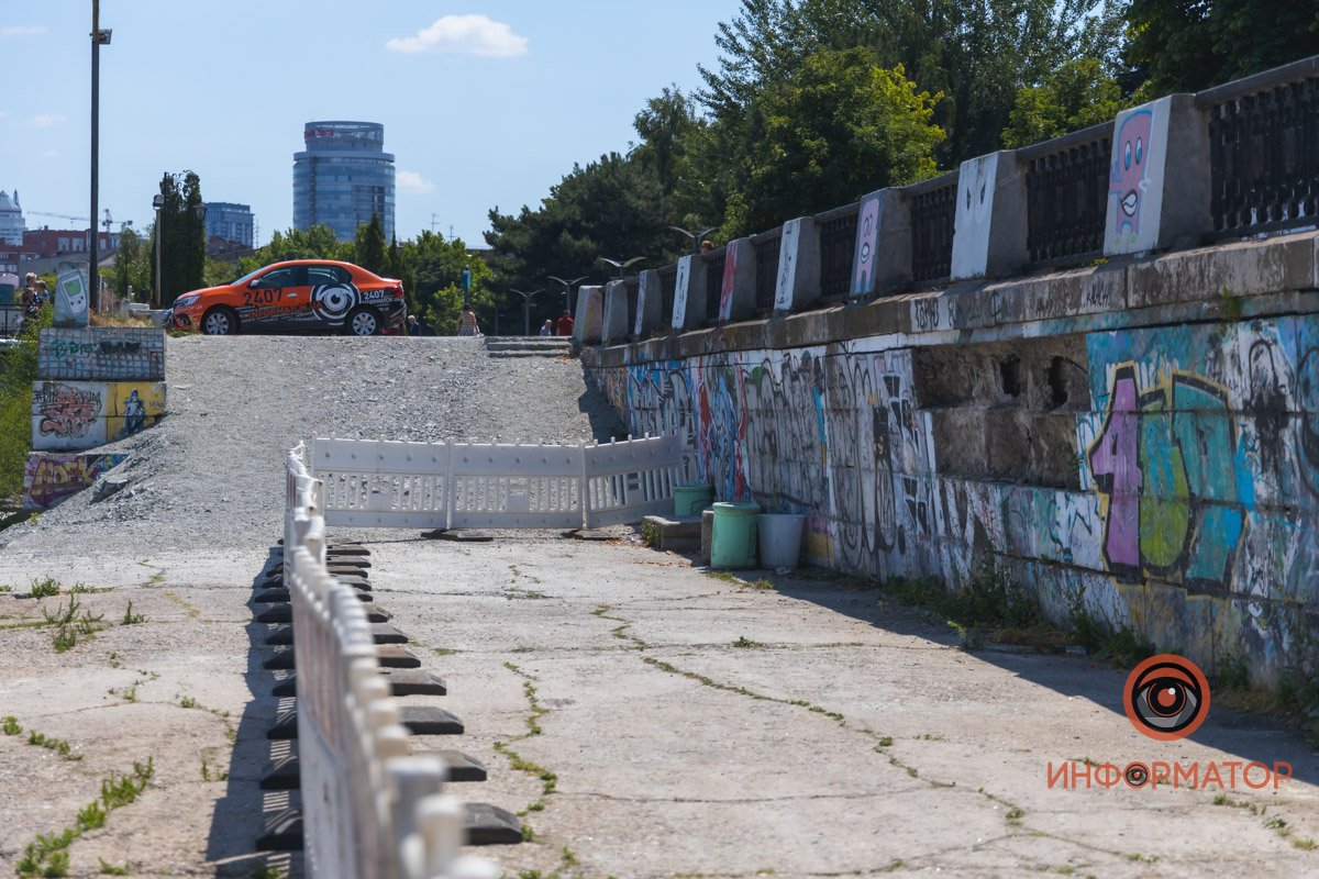 Место оградили Место оградили