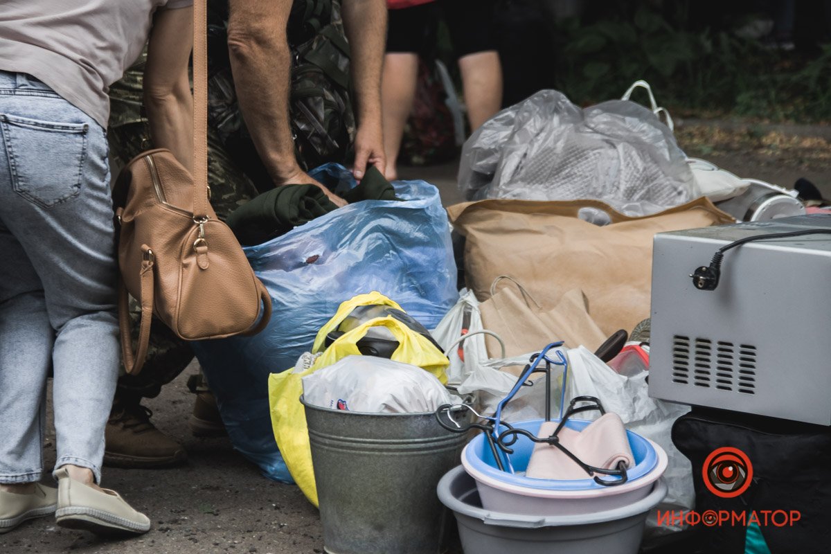 Забирають все, що залишалось вдома Забирають все, що залишалось вдома