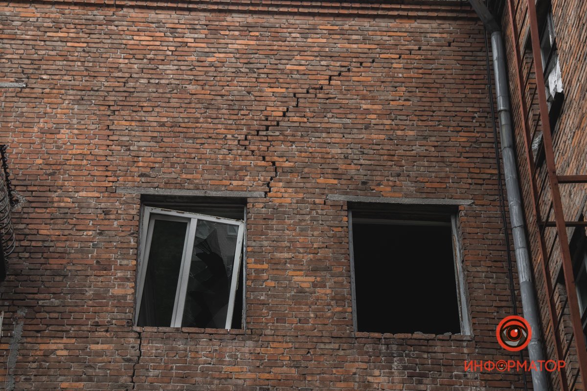 Тепер дім в аварійному стані Тепер дім в аварійному стані