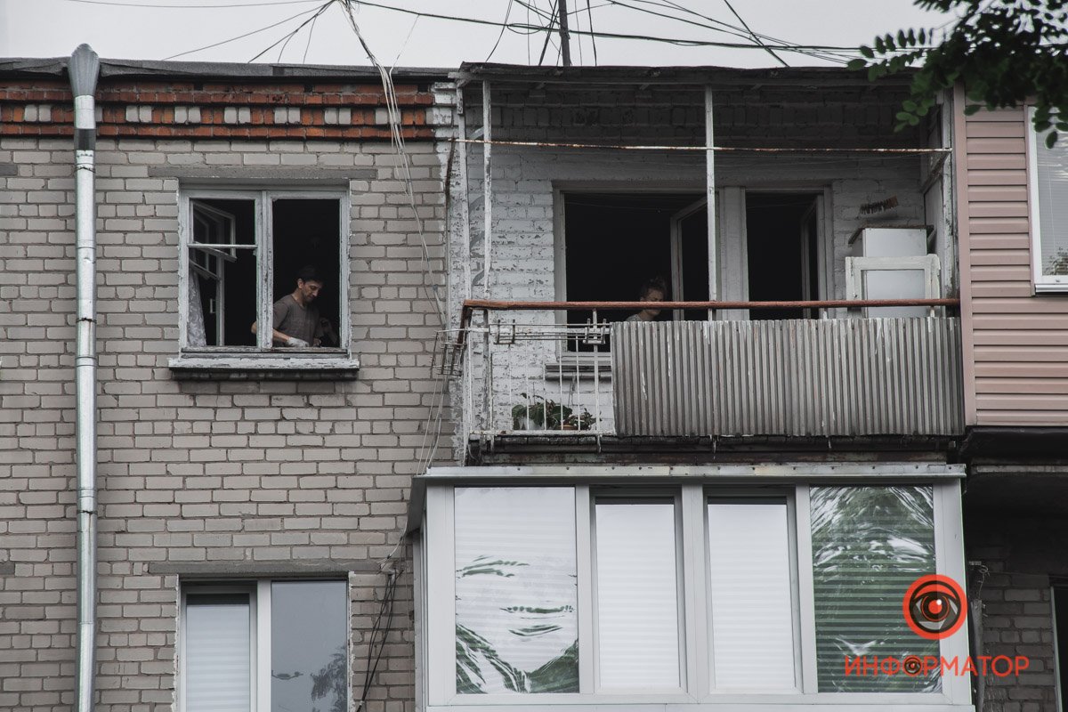 Вже прибирають у квартирах Вже прибирають у квартирах