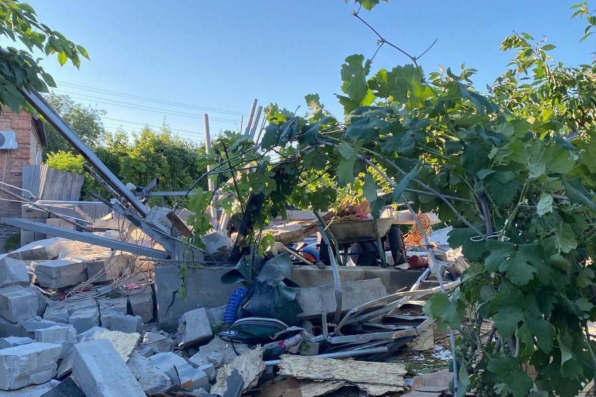 18 липня загарбники обстріляли Нікополь з РСЗВ 18 липня загарбники обстріляли Нікополь з РСЗВ