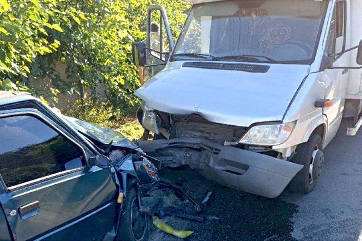 У понеділок, 15 липня, на вулиці Широкій трапилася аварія У понеділок, 15 липня, на вулиці Широкій трапилася аварія