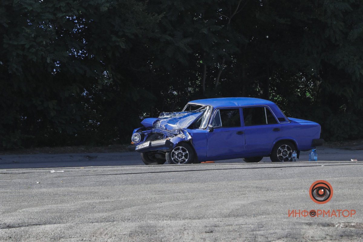 За попередньою інформацією, водій ВАЗ не впорався з керуванням та допустив зіткнення За попередньою інформацією, водій ВАЗ не впорався з керуванням та допустив зіткненняЗа попередньою інформацією, водій ВАЗ не впорався з керуванням та допустив зіткнення