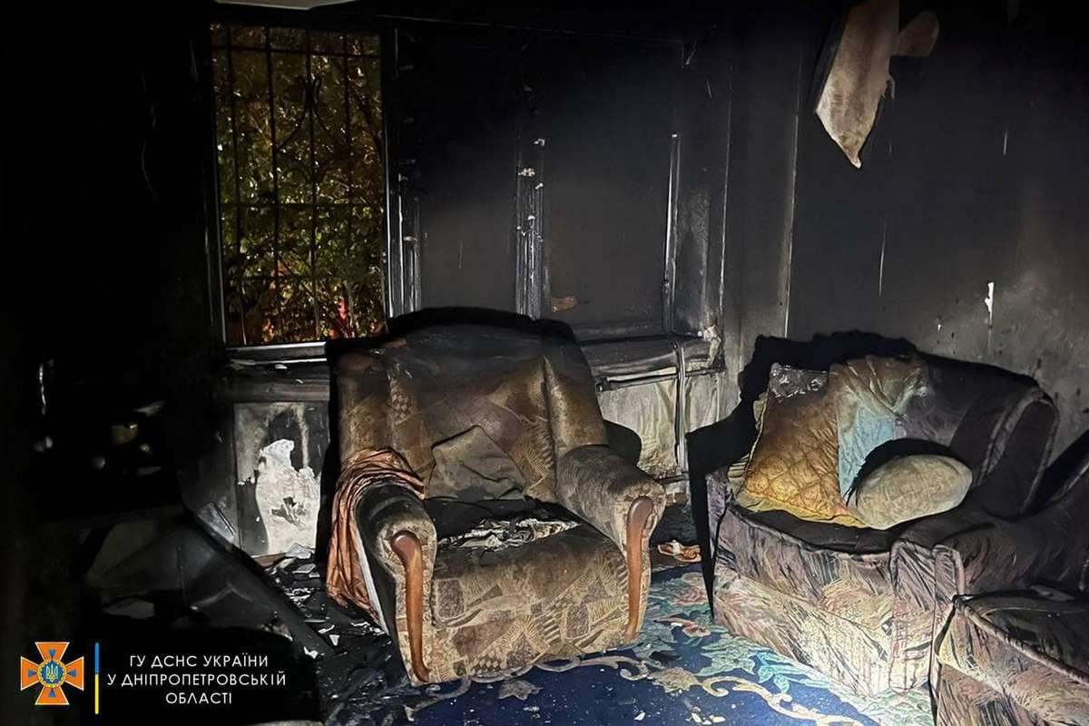 Горіла квартира на вулиці Генерала Глаголєва у Кам’янському Горіла квартира на вулиці Генерала Глаголєва у Кам’янському