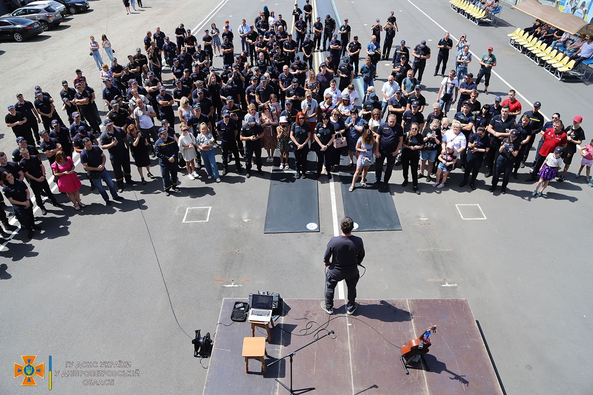 Ті, хто рятують життя дніпрян