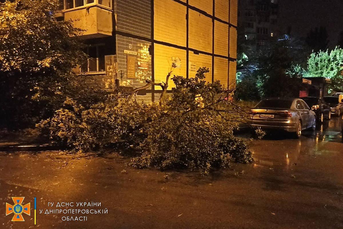 До робіт залучалося 14 чоловік особового складу та 3 одиниці техніки.