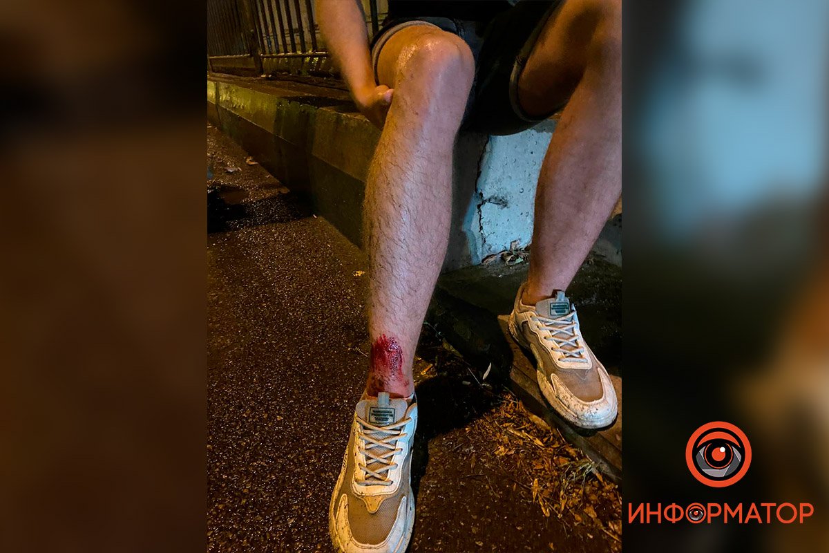 У Дніпрі на Шмідта на чоловіка впала частина фасаду будівлі