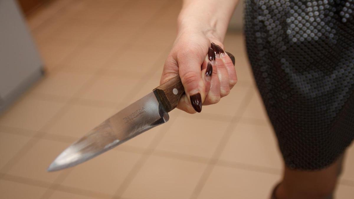 В Кривом Роге 28-летняя женщина ударила ножом в сердце своего любимого