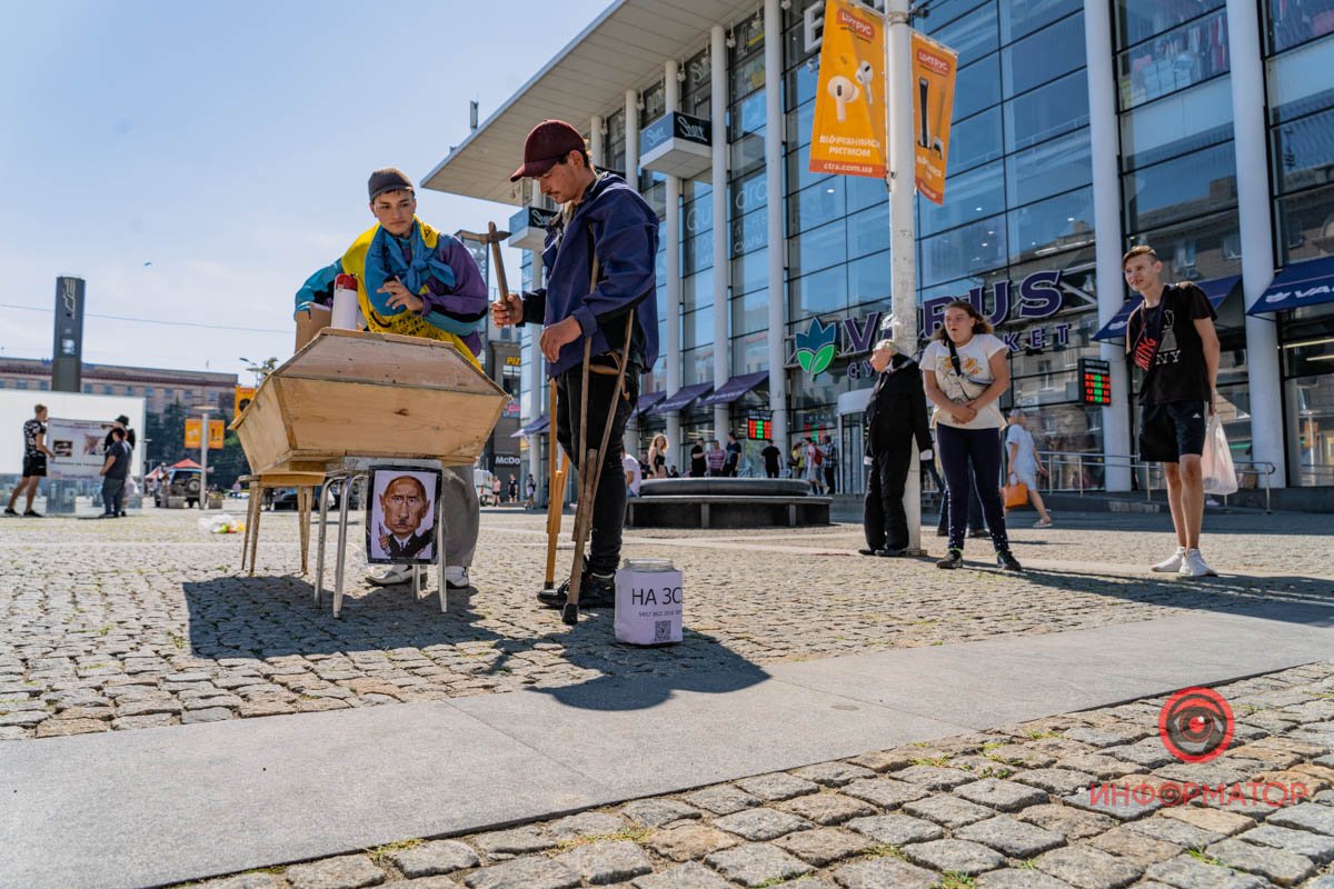 Багато хто хотів висловити своє ставлення до вбивці Багато хто хотів висловити своє ставлення до вбивці