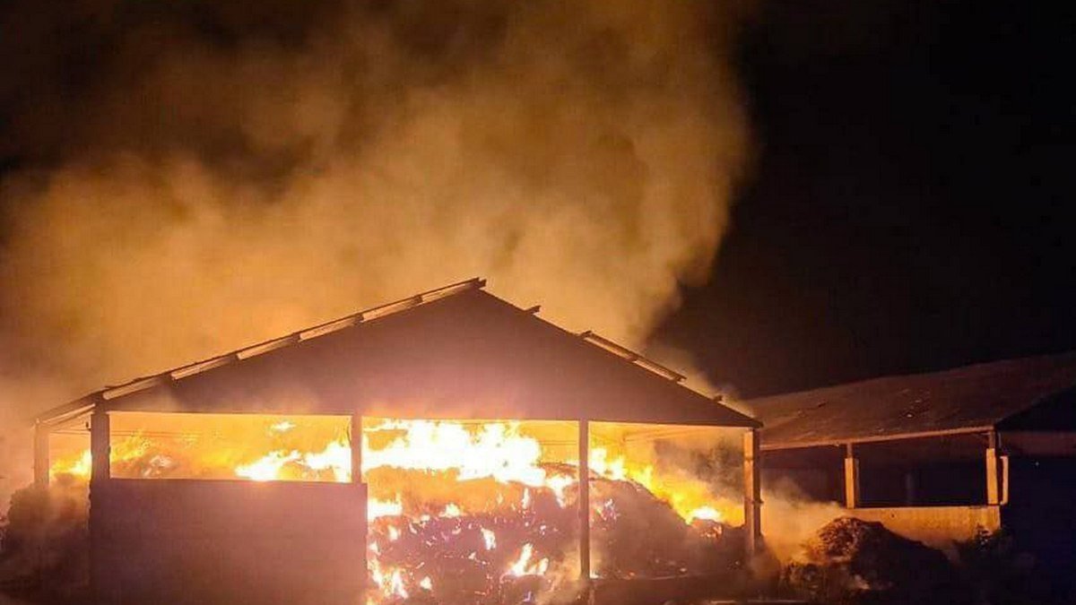 На Дніпровський - скерували дві ракети. Вони влучили по сільгосппідприємству у Любимівській громаді