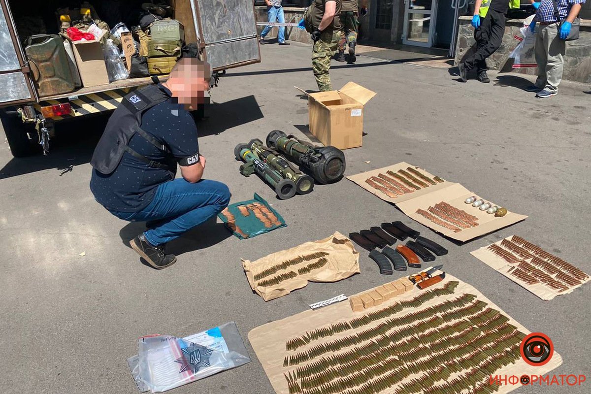 У вівторок, 26 липня, біля готелю "Дніпропетровськ" було неспокійно У вівторок, 26 липня, біля готелю "Дніпропетровськ" було неспокійно