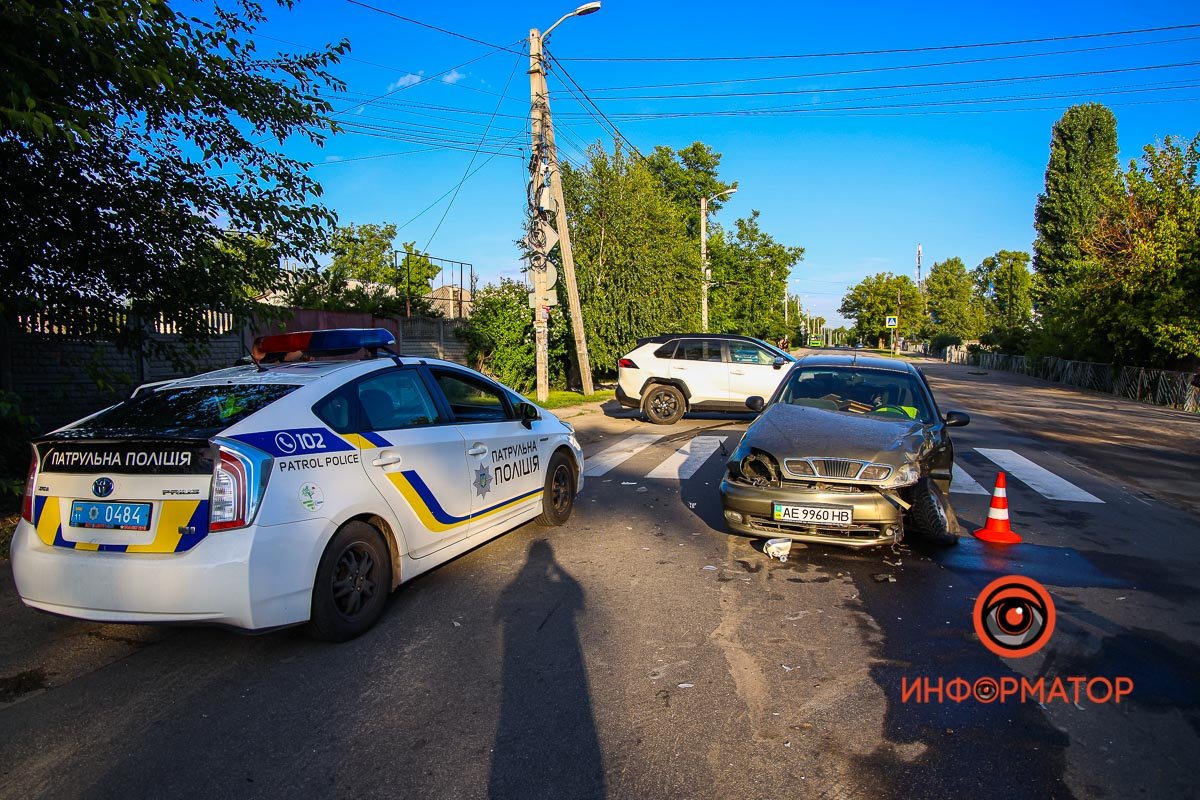Як повідомили поліцейські, Toyota рухалась по головній, а Daewoo - по другорядній Як повідомили поліцейські, Toyota рухалась по головній, а Daewoo - по другорядній