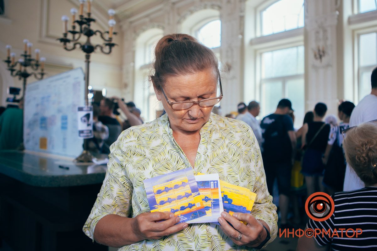 2 номінали: М та W 2 номінали: М та W