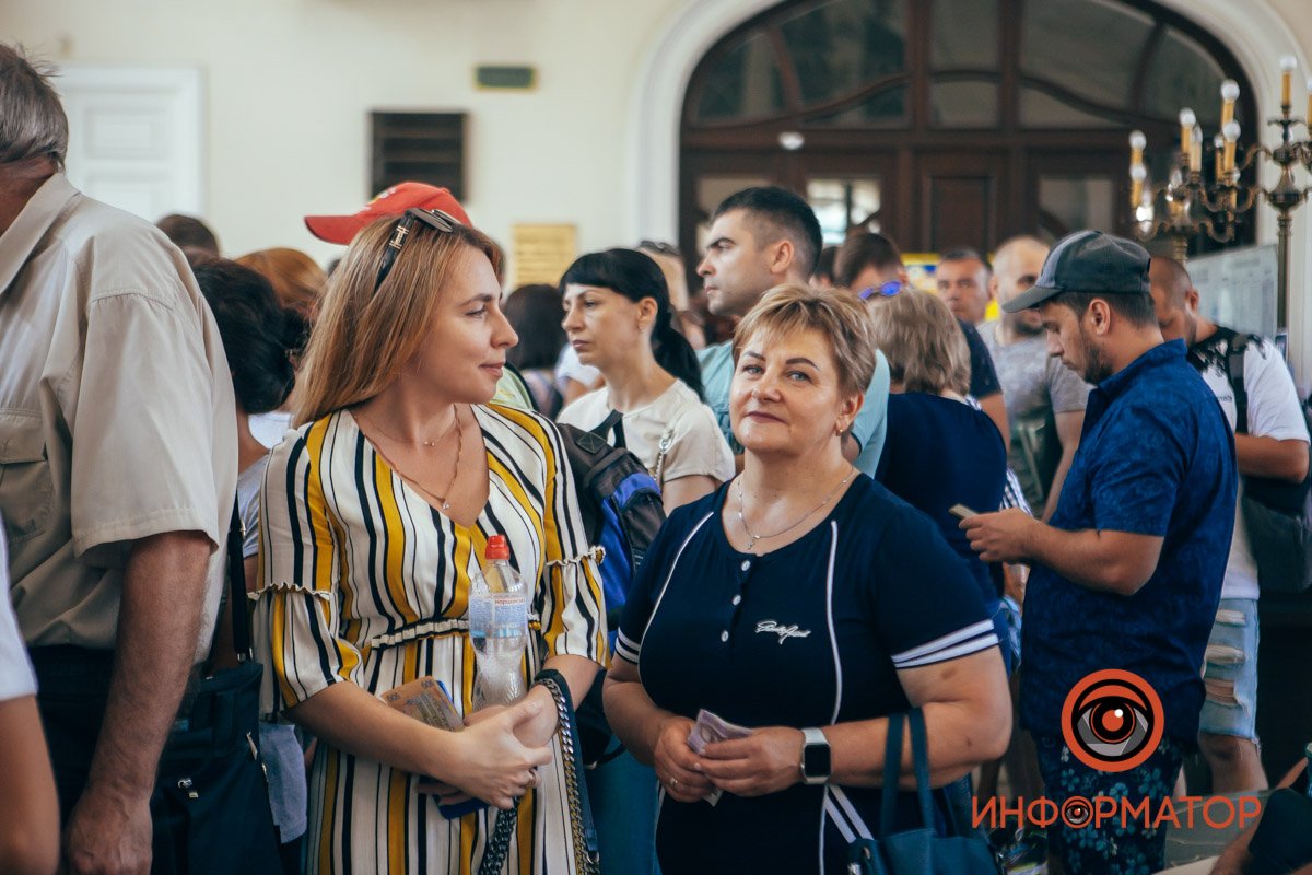 3 мільйони марок з номіналом М - еквівалент 18 гривень 3 мільйони марок з номіналом М - еквівалент 18 гривень