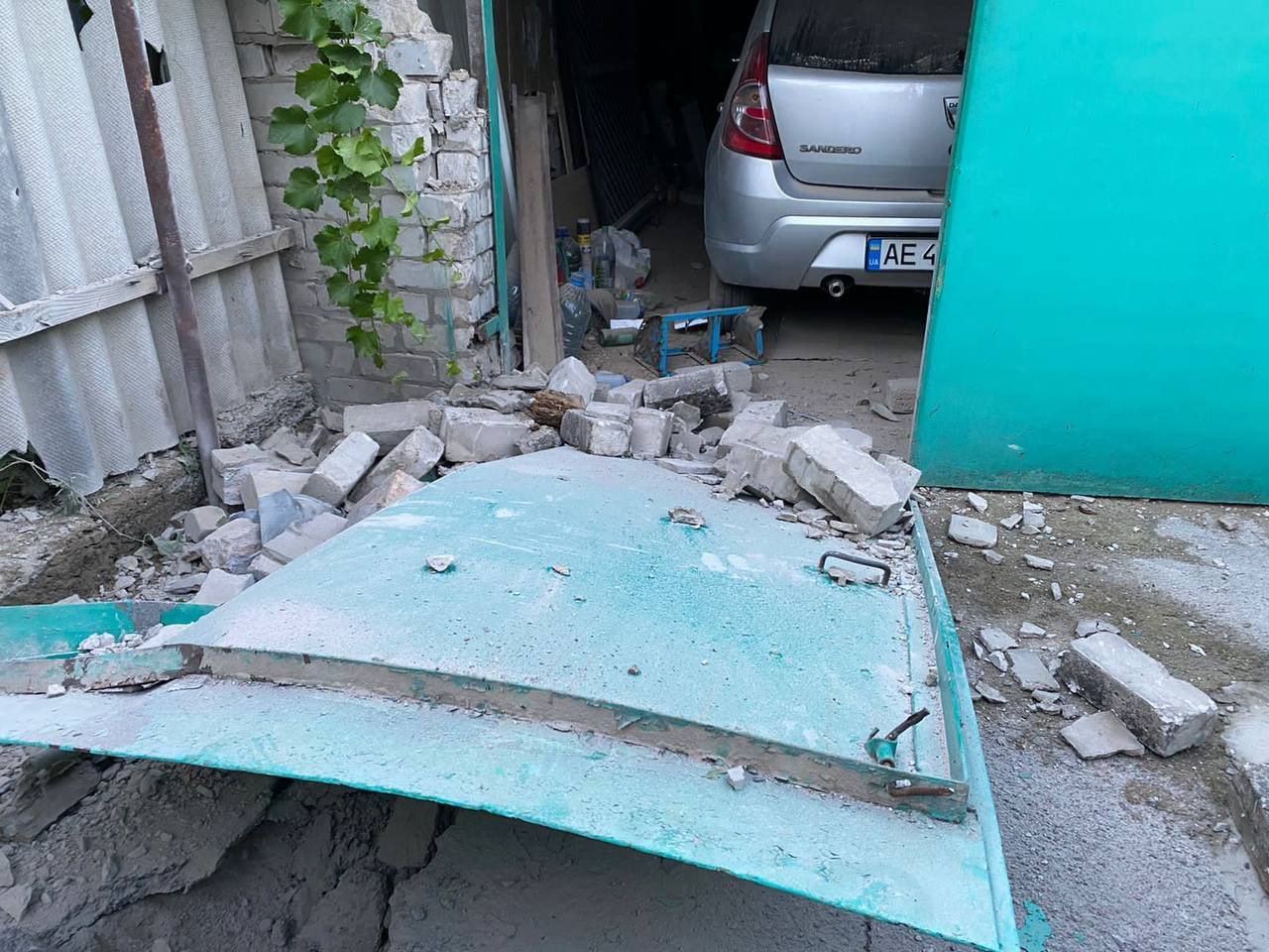 Ворог ударив по Нікопольському та Криворізькому районах: частина Нікополя залишилась без світла 5