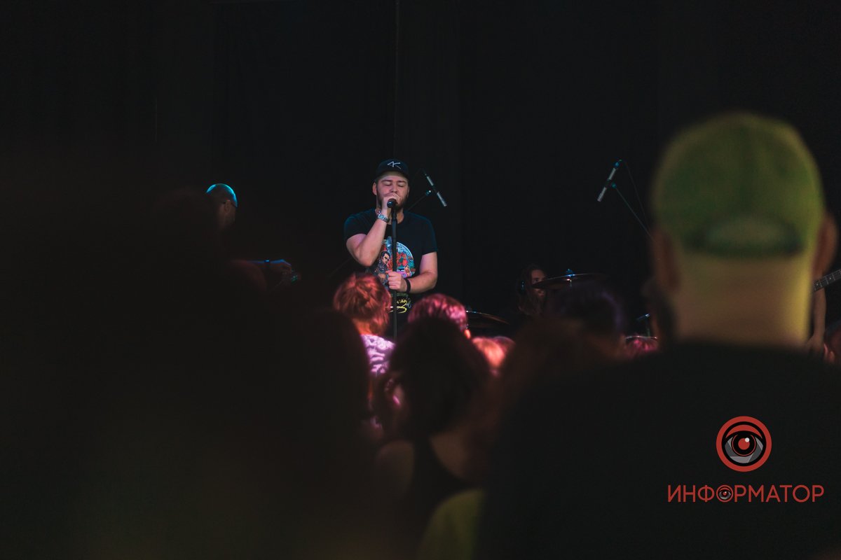 Теплі емоції, крута музика та допомога армії: як у Дніпрі пройшов благодійний концерт "Бавовна 2.0" 2