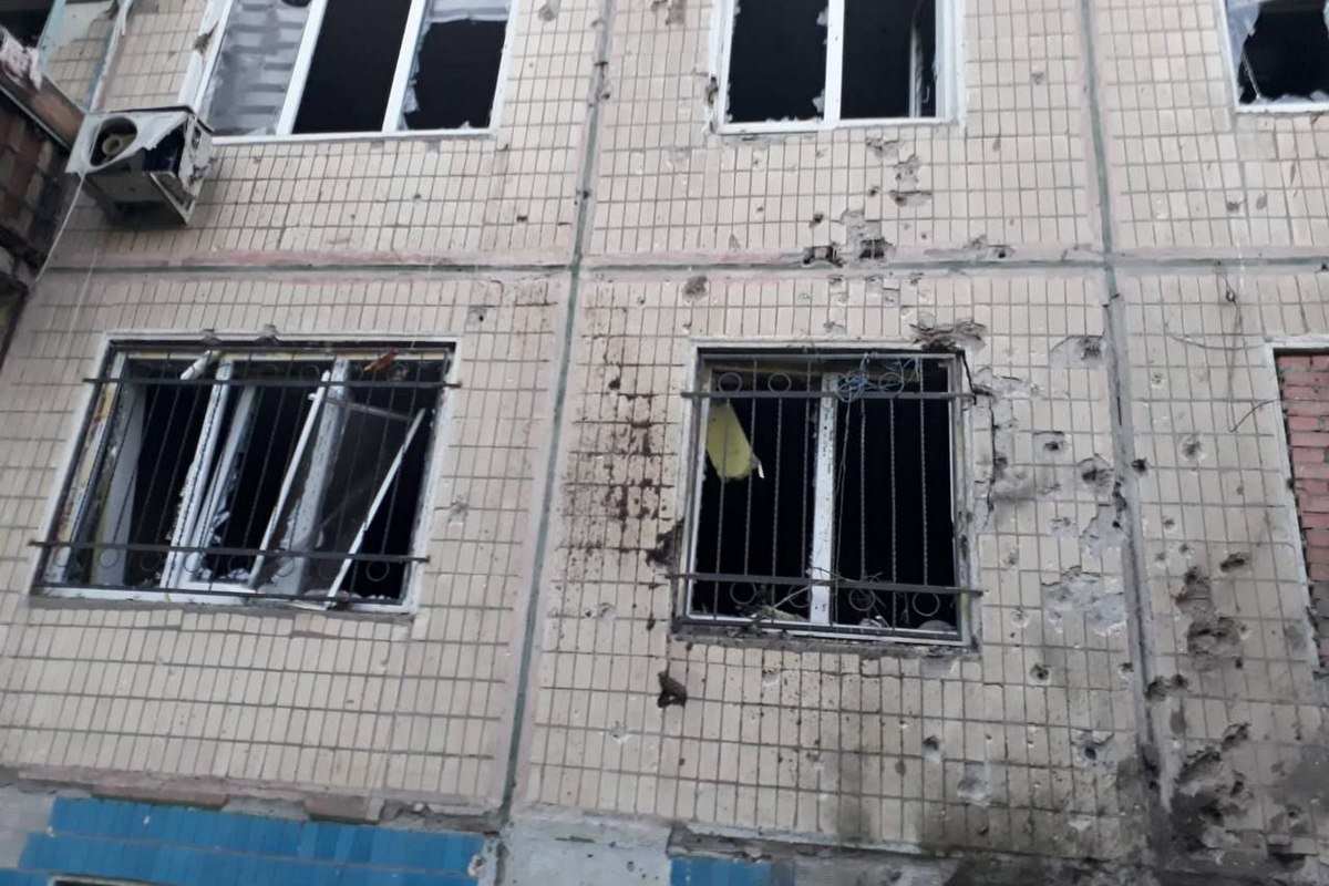 Ворог випустив по Нікополю до 50 снарядів з "Градів" та 2 крилаті ракети: є постраждалий, пошкоджені будинки, газогін та водопровід виведені з ладу 4
