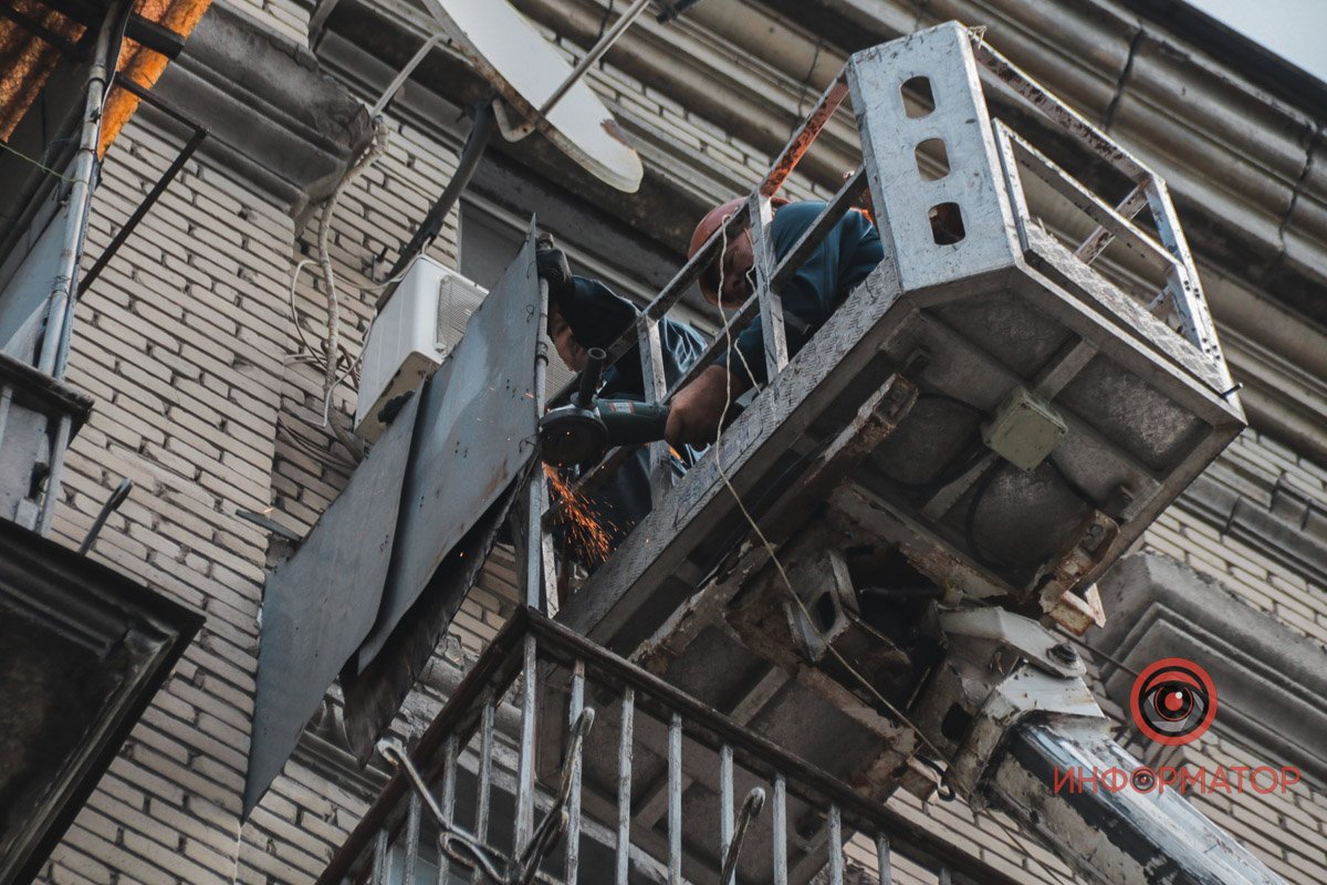 На місці працюють комунальники На місці працюють комунальники