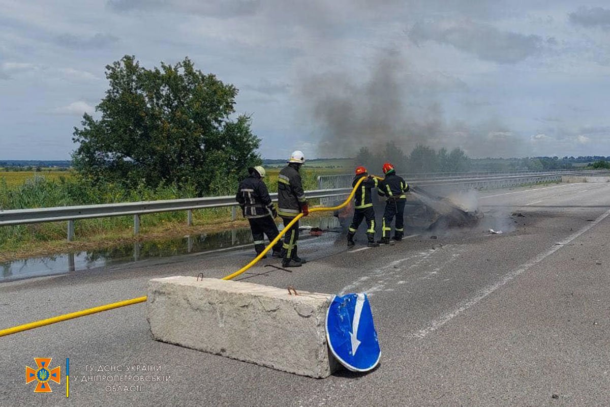 Daewoo Lanos зіткнувся із залізобетонним блоком Daewoo Lanos зіткнувся із залізобетонним блоком