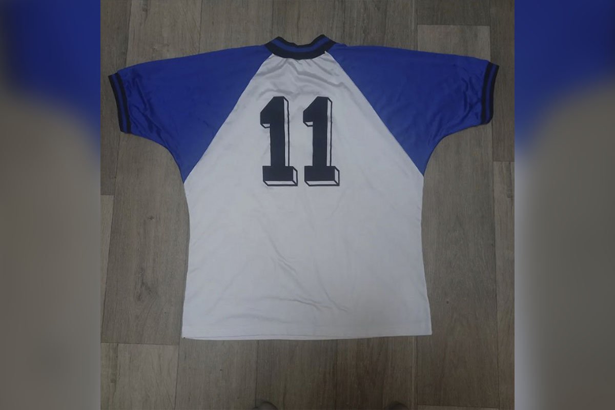 Справжній раритет - футболка ФК "Дніпро" 1994 року