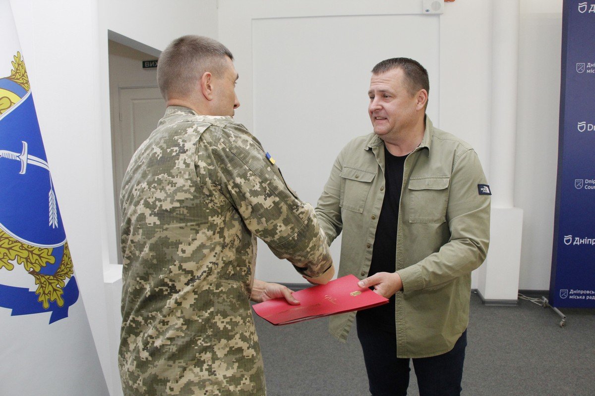 Вдячність від усіх дніпрян: Філатов нагородив військових Повітряного командування «Схід» 9