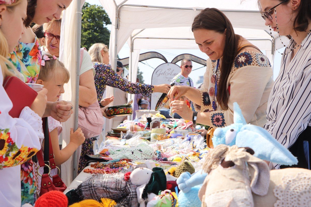 У Дніпрі в рамках чергового #Art_наступ збирають кошти для допомоги захисникам У Дніпрі в рамках чергового #Art_наступ збирають кошти для допомоги захисникам