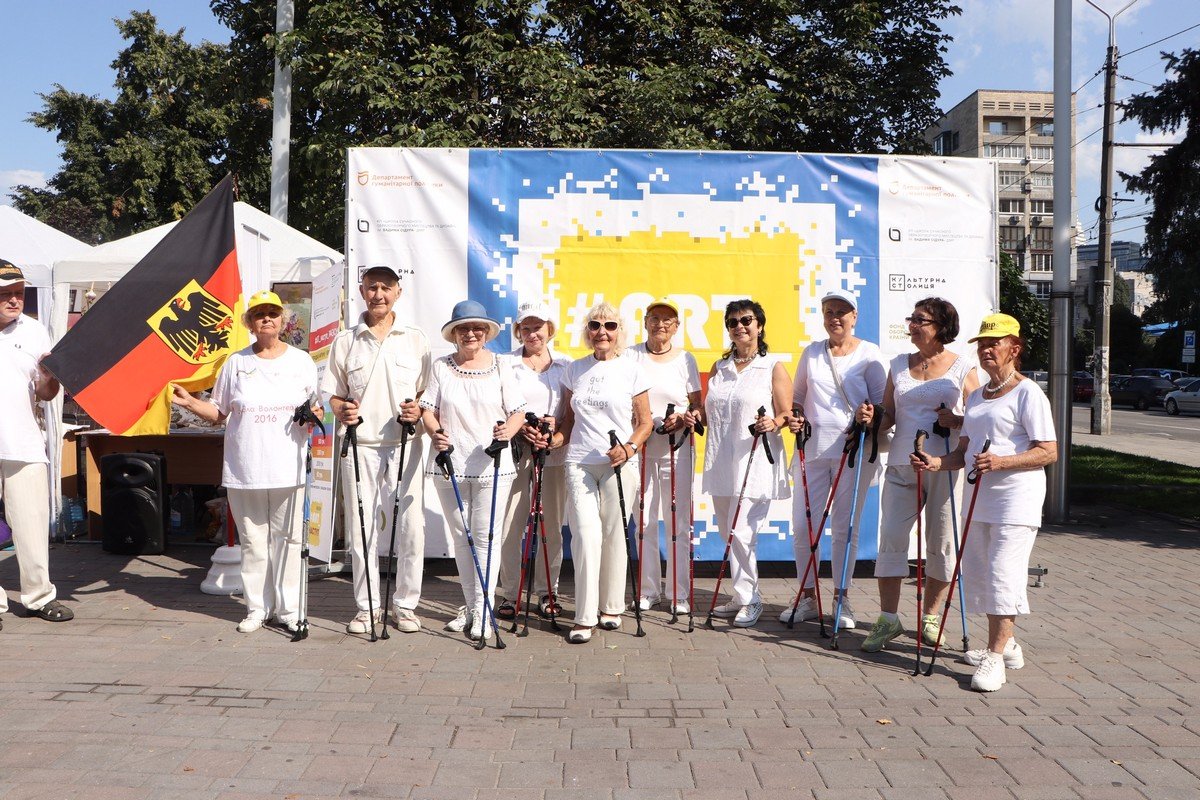 На заході можно було зустріти абсолютно всіх На заході можно було зустріти абсолютно всіх