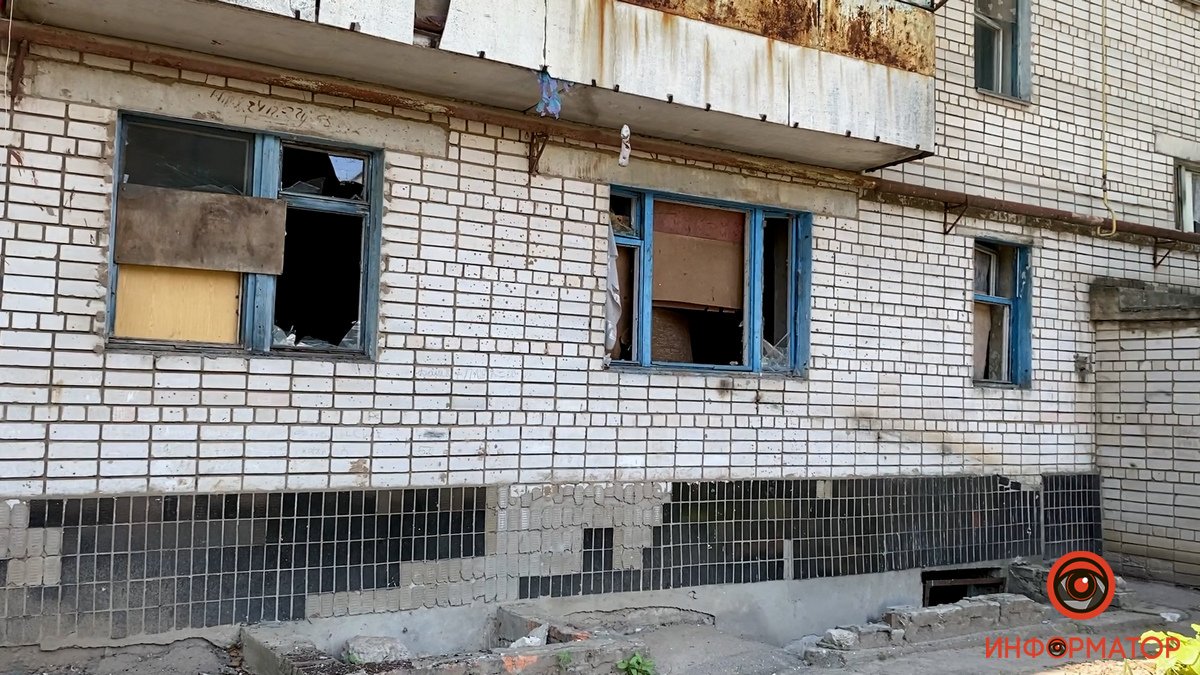 У Марганці пошкоджені під’їзди У Марганці пошкоджені під’їзди