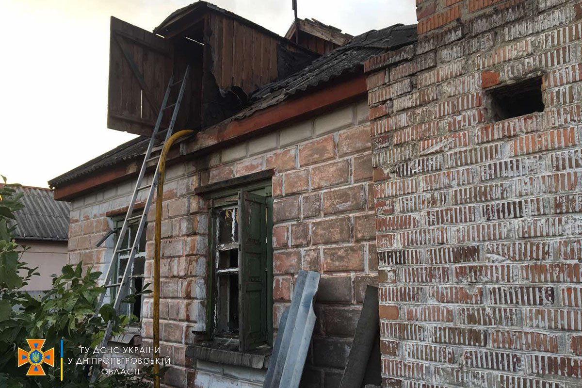 Мешканець будинку вийшов з палаючої оселі до прибуття пожежно-рятувального підрозділу