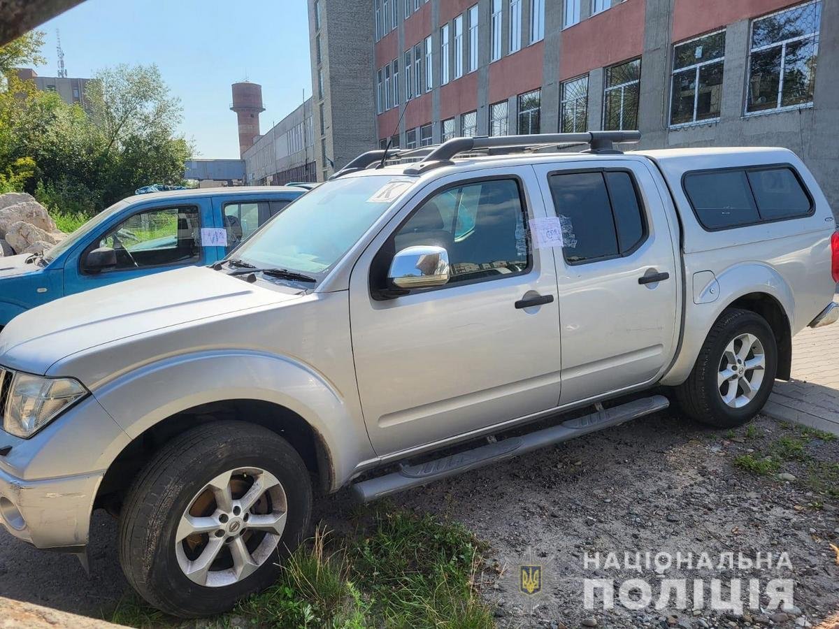 Мешканець Дніпра продавав автомобілі, які призначалися для ЗСУ Мешканець Дніпра продавав автомобілі, які призначалися для ЗСУ