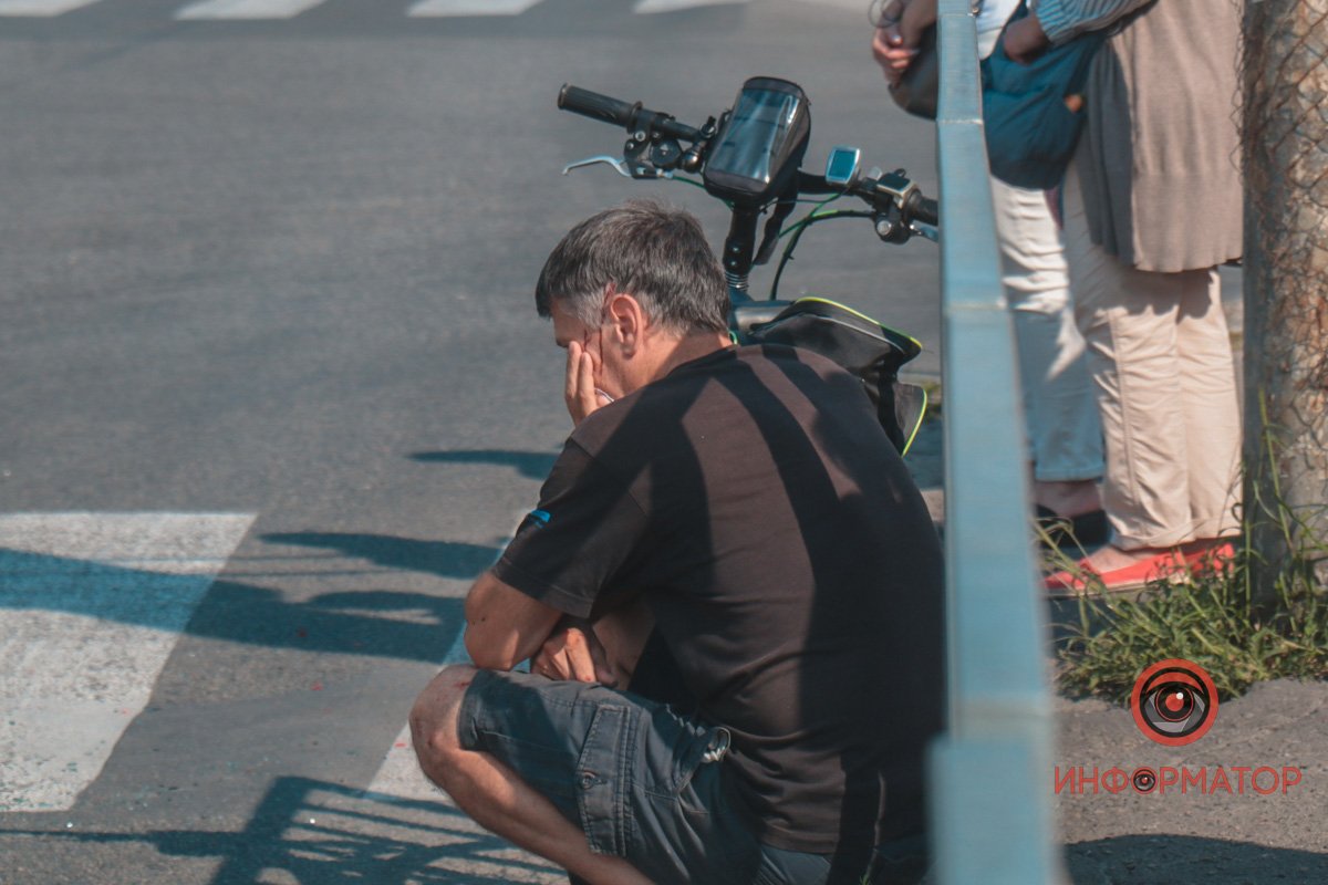 Велосипедиста швидка доставила в лікарню №6